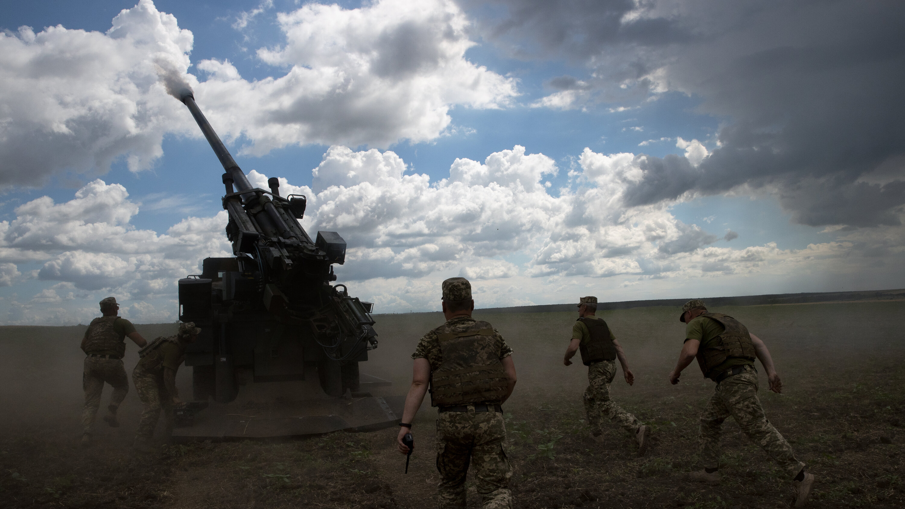 Нападение россии видео. Украинские военные.